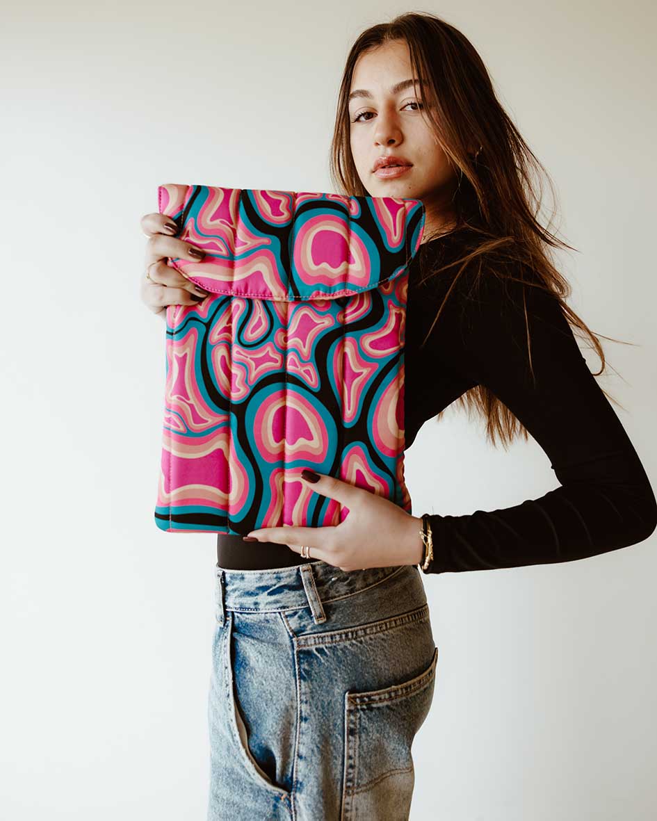 Heat waves Puffy Laptop Sleeve